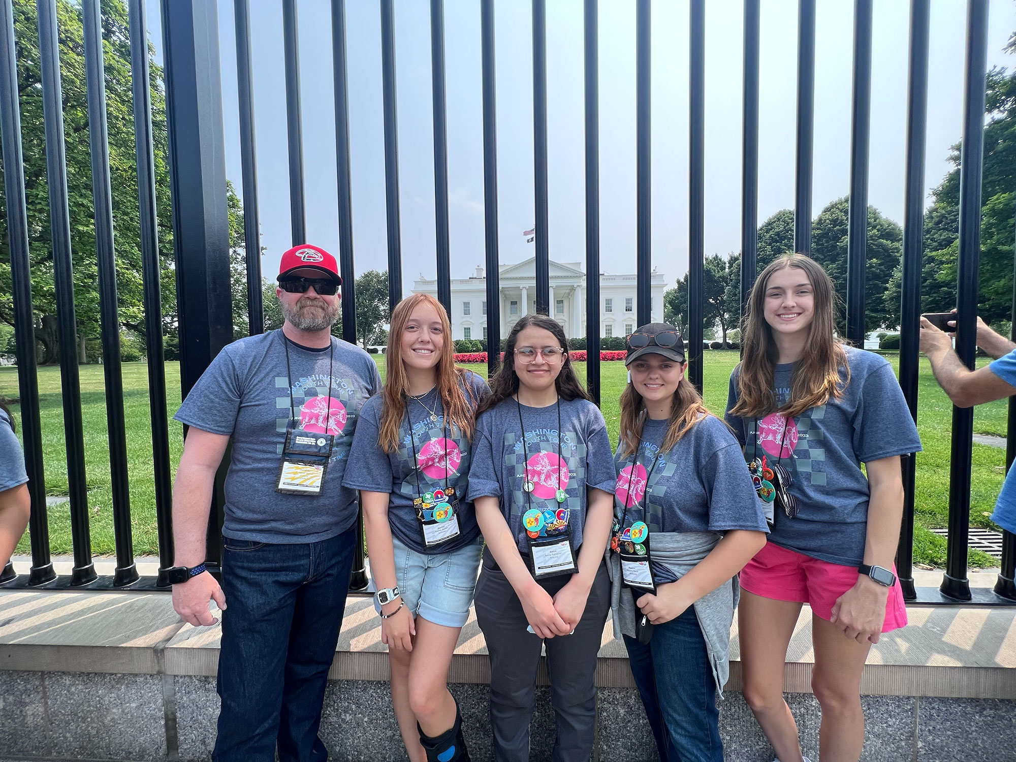 Group of students standing in front of the White House.